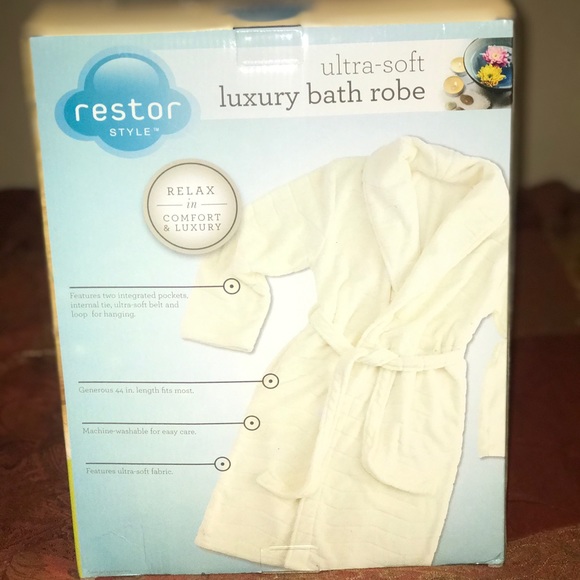 Luxury Bath Robe - Picture 2 of 3